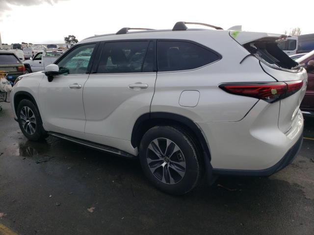 Obraz 2 z 2021 TOYOTA HIGHLANDER XLE 2021 z VIN 5TDHZRBHXMS529247