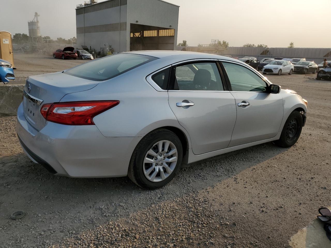 Изображение 3 2016 NISSAN ALTIMA 2.5 2016 с VIN 1N4AL3AP5GN375751