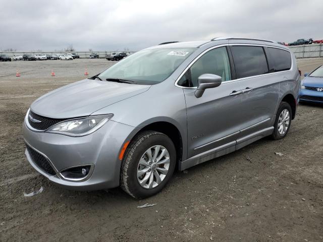 Image 1 of 2019 CHRYSLER PACIFICA TOURING L 2019 with VIN 2C4RC1BG1KR583301