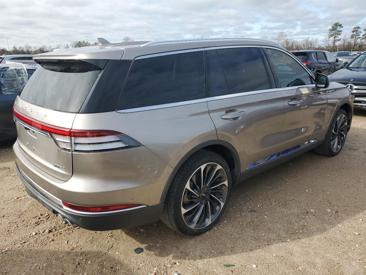 Obraz 3 z 2020 LINCOLN AVIATOR RESERVE 2020 z VIN 5LM5J7XC9LGL23544