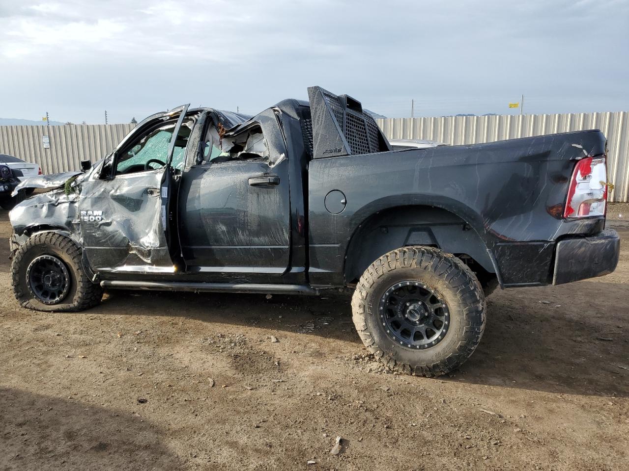 Изображение 2 2016 RAM 1500 ST 2016 с VIN 1C6RR7KT9GS305693