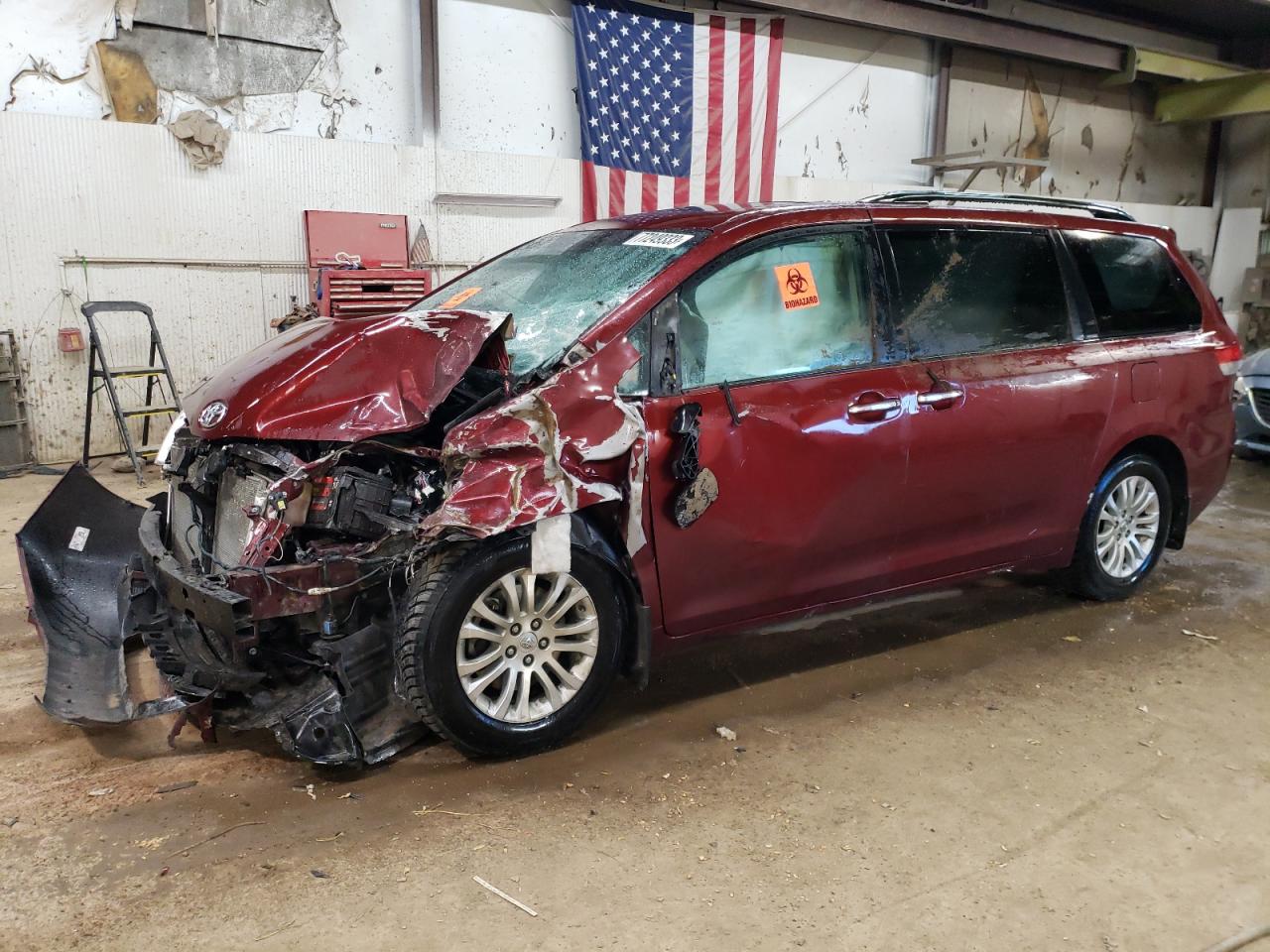 2013 TOYOTA SIENNA XLE 2013 image