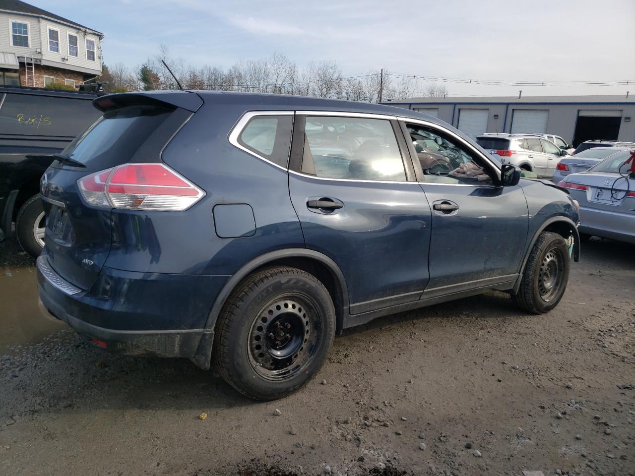 Image 3 of 2016 NISSAN ROGUE S 2016 with VIN KNMAT2MV2GP643416