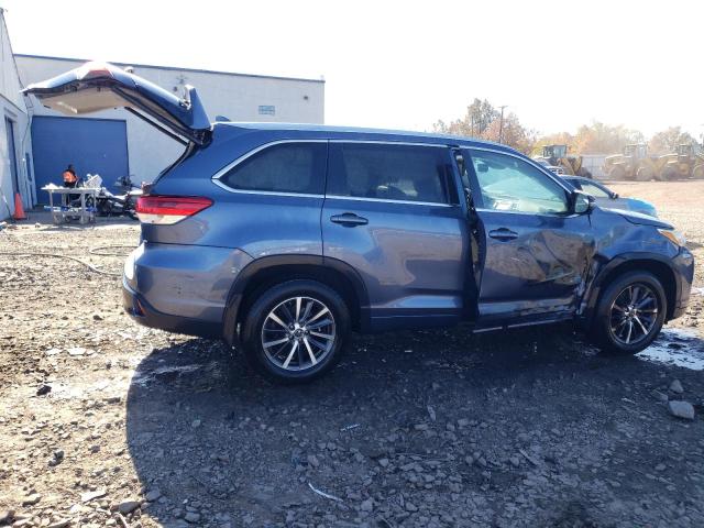 Image 3 of 2017 TOYOTA HIGHLANDER SE 2017 with VIN 5TDJZRFH6HS400228