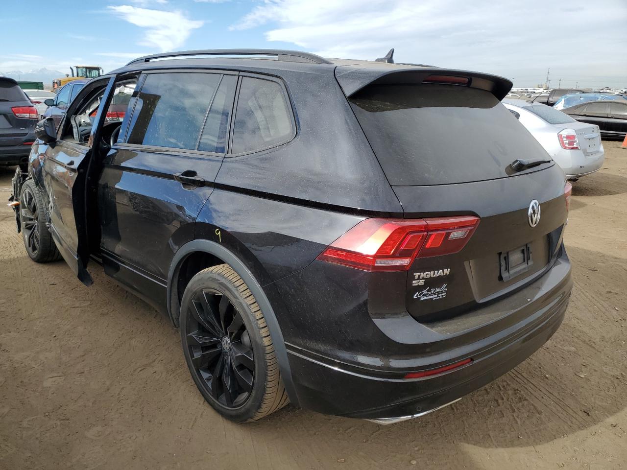 Image 2 of 2021 VOLKSWAGEN TIGUAN SE 2021 with VIN 3VV2B7AX6MM045973