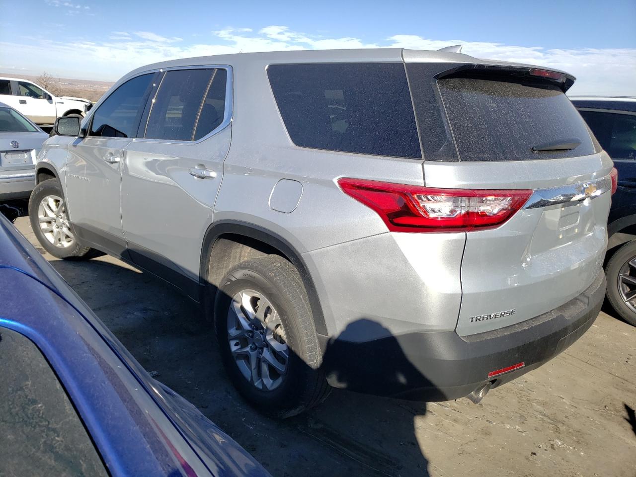 Obraz 2 z 2021 CHEVROLET TRAVERSE LS 2021 z VIN 1GNERFKW4MJ210379