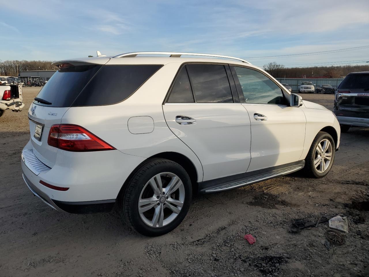 Obraz 3 z 2015 MERCEDES-BENZ ML 350 4MATIC 2015 z VIN 4JGDA5HB5FA505418