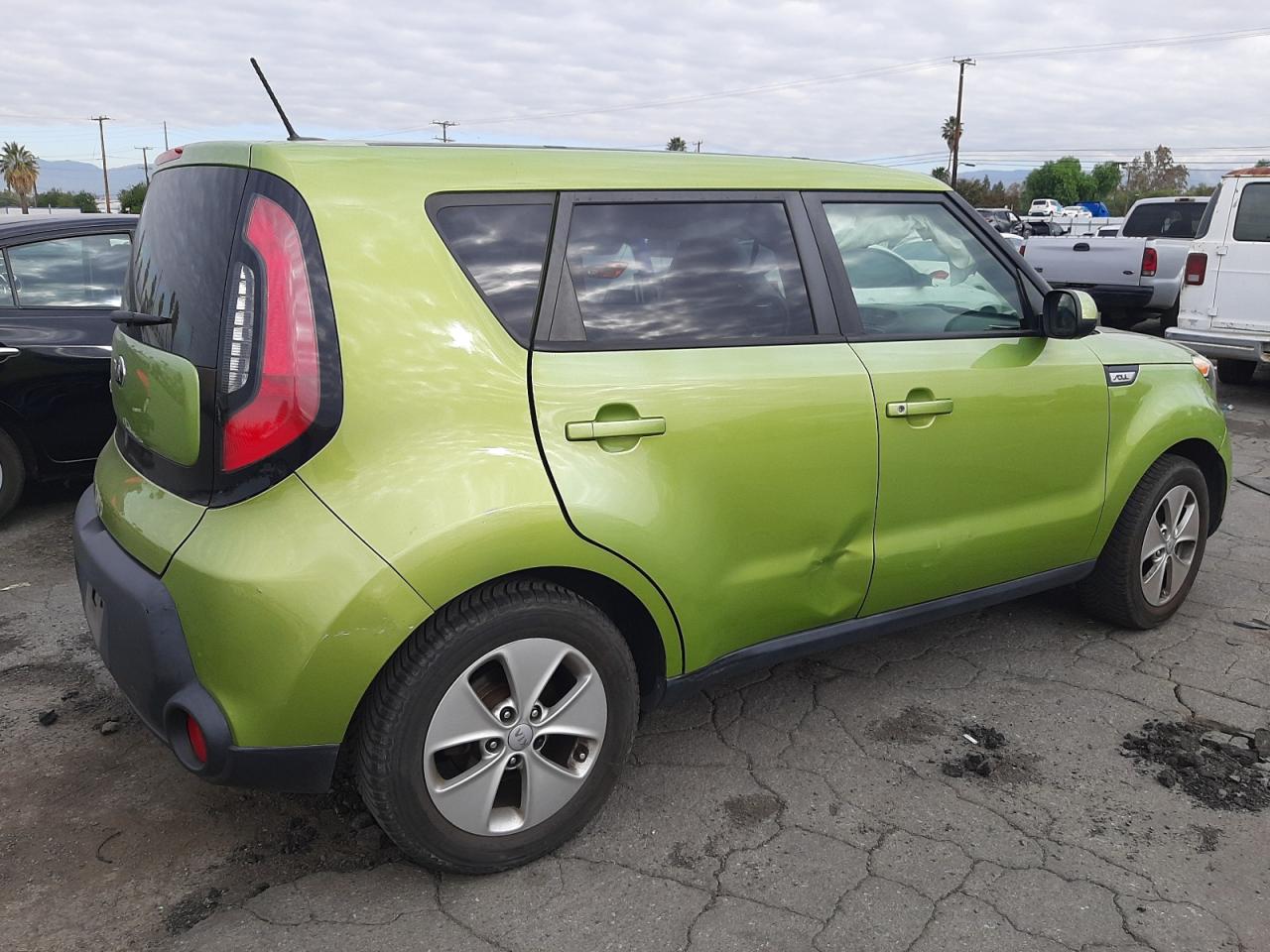 Obraz 3 z 2016 KIA SOUL  2016 z VIN KNDJN2A22G7818851