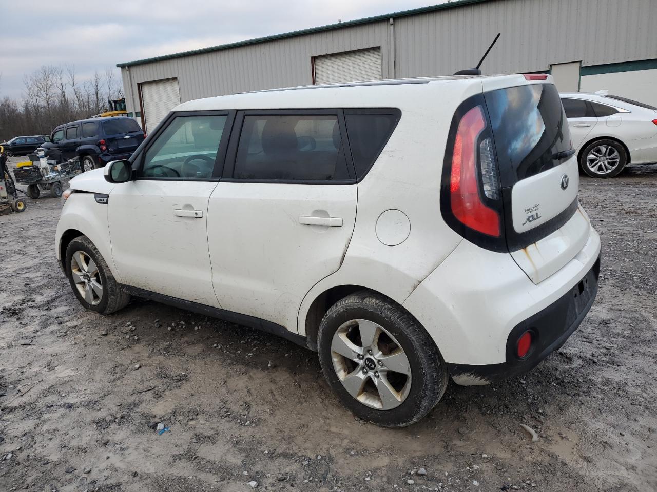 Изображение 2 2017 KIA SOUL  2017 с VIN KNDJN2A29H7438570