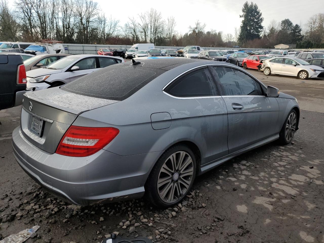 Obraz 3 z 2013 MERCEDES-BENZ C 250 2013 z VIN WDDGJ4HB5DG092024