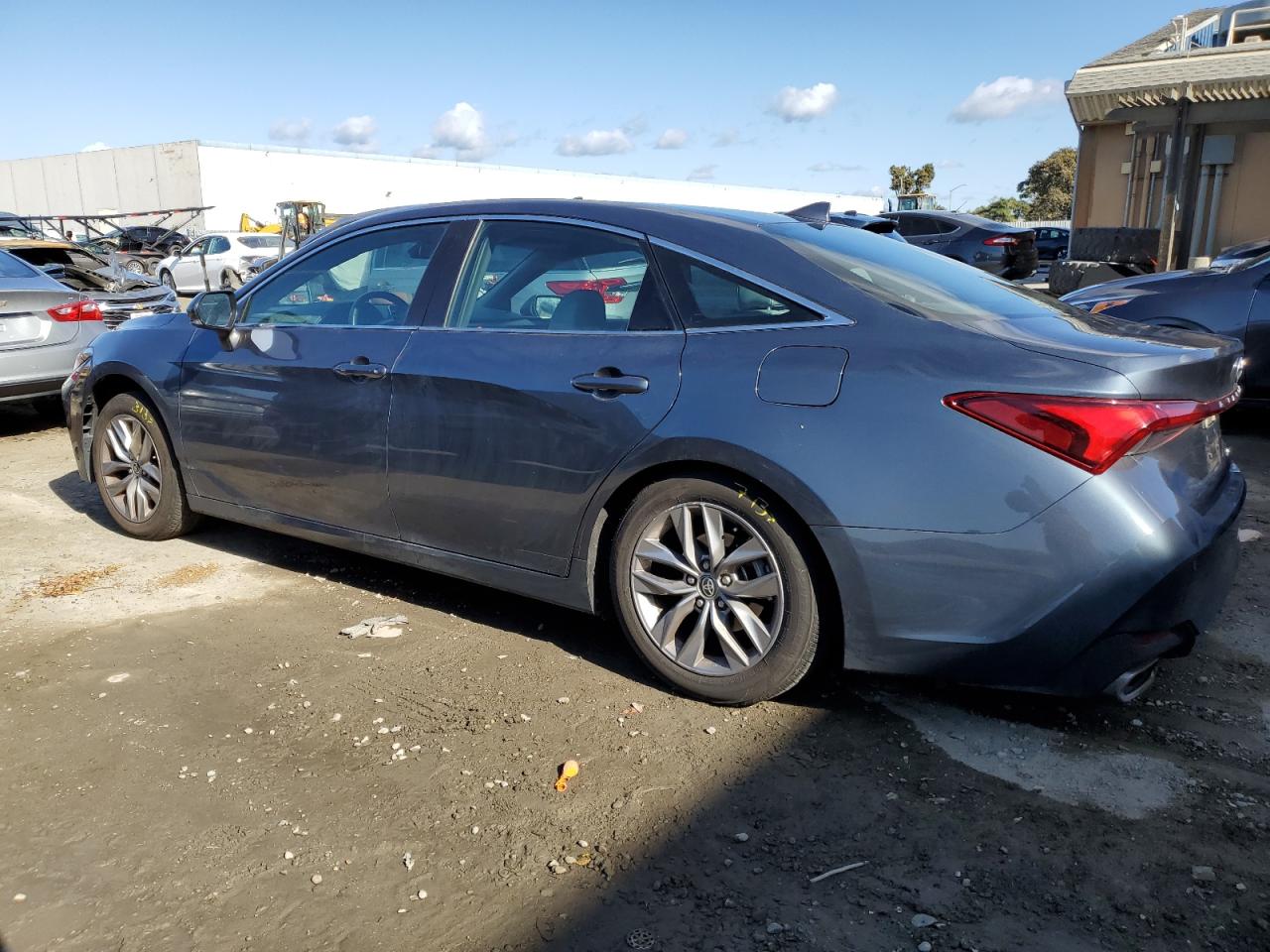 Obraz 2 z 2022 TOYOTA AVALON XLE 2022 z VIN 4T1JZ1FB7NU077758