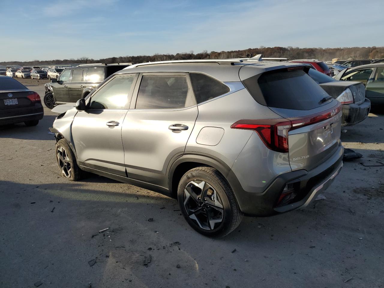 Изображение 2 2024 KIA SELTOS EX 2024 с VIN KNDERCAAXR7506170