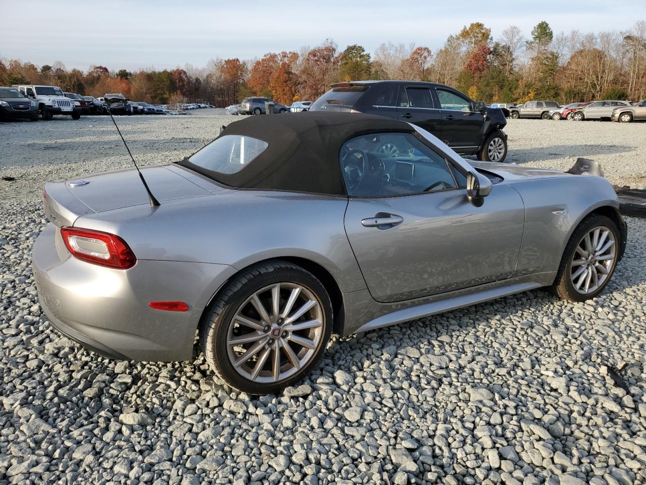 Obraz 3 z 2017 FIAT 124 SPIDER CLASSICA 2017 z VIN JC1NFAEK7H0107110