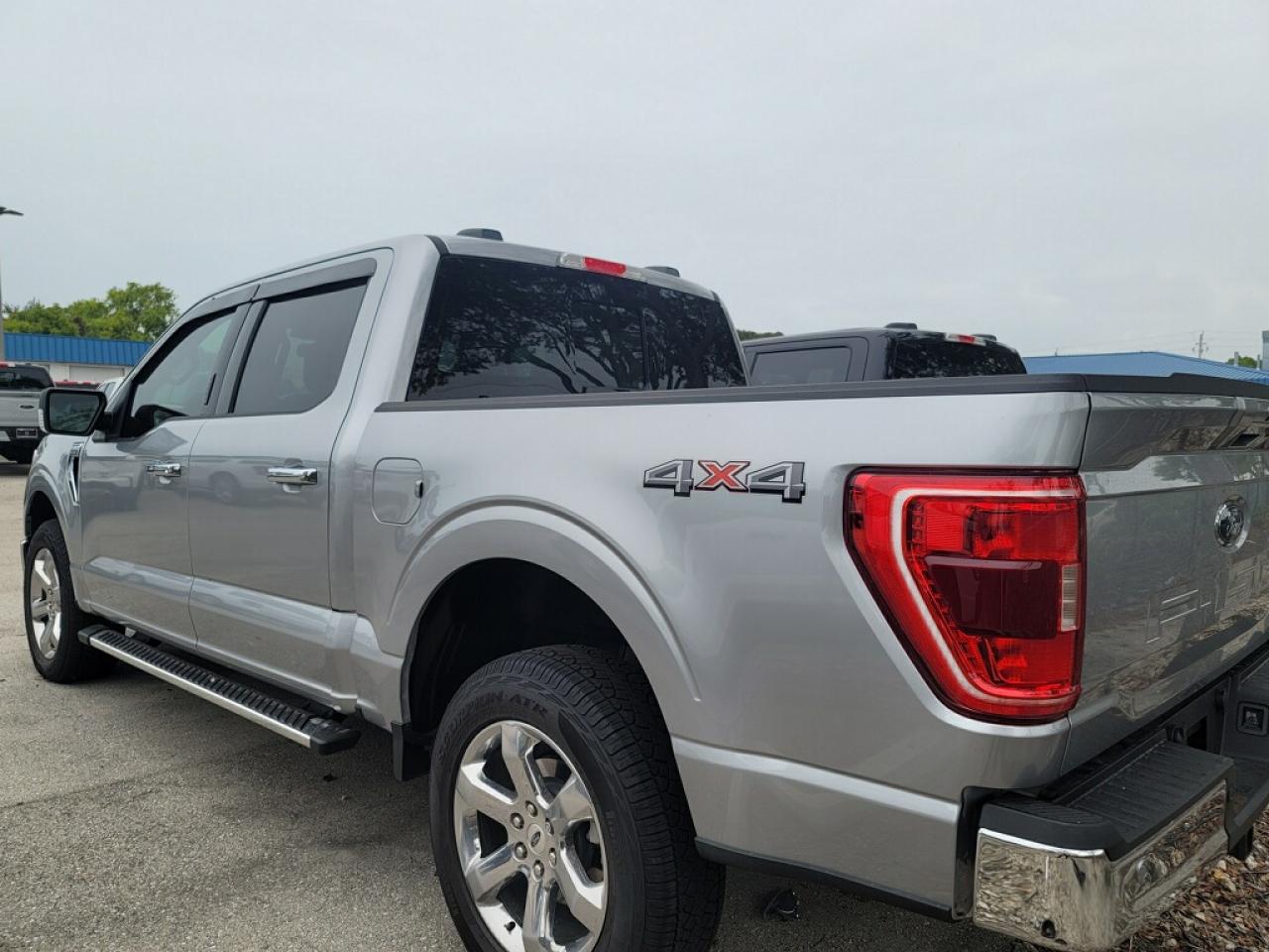 Obraz 3 z 2022 FORD F150 SUPERCREW 2022 z VIN 1FTFW1E59NFB53841