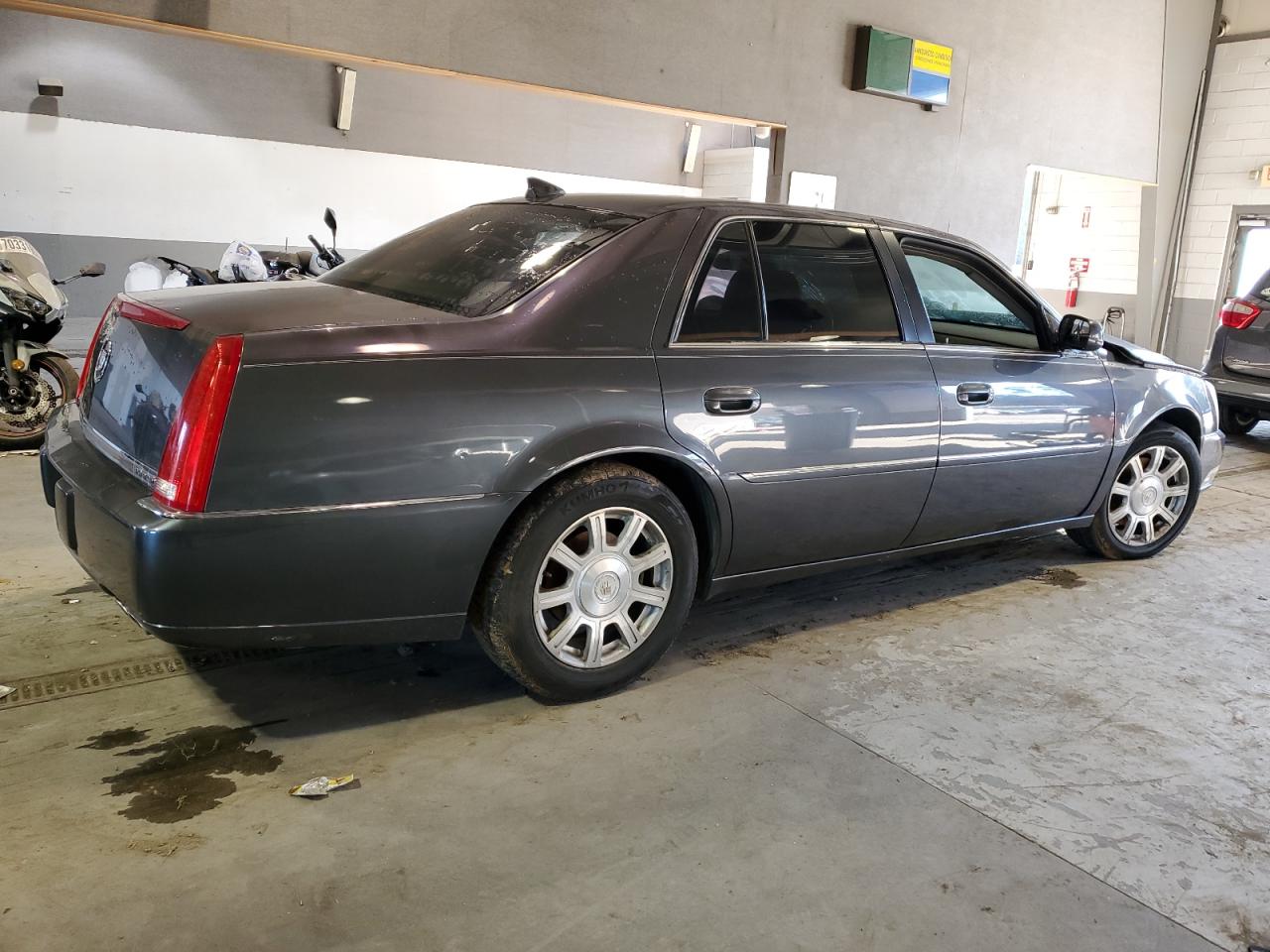 Изображение 3 2010 CADILLAC DTS  2010 с VIN 1G6KA5EY1AU125555