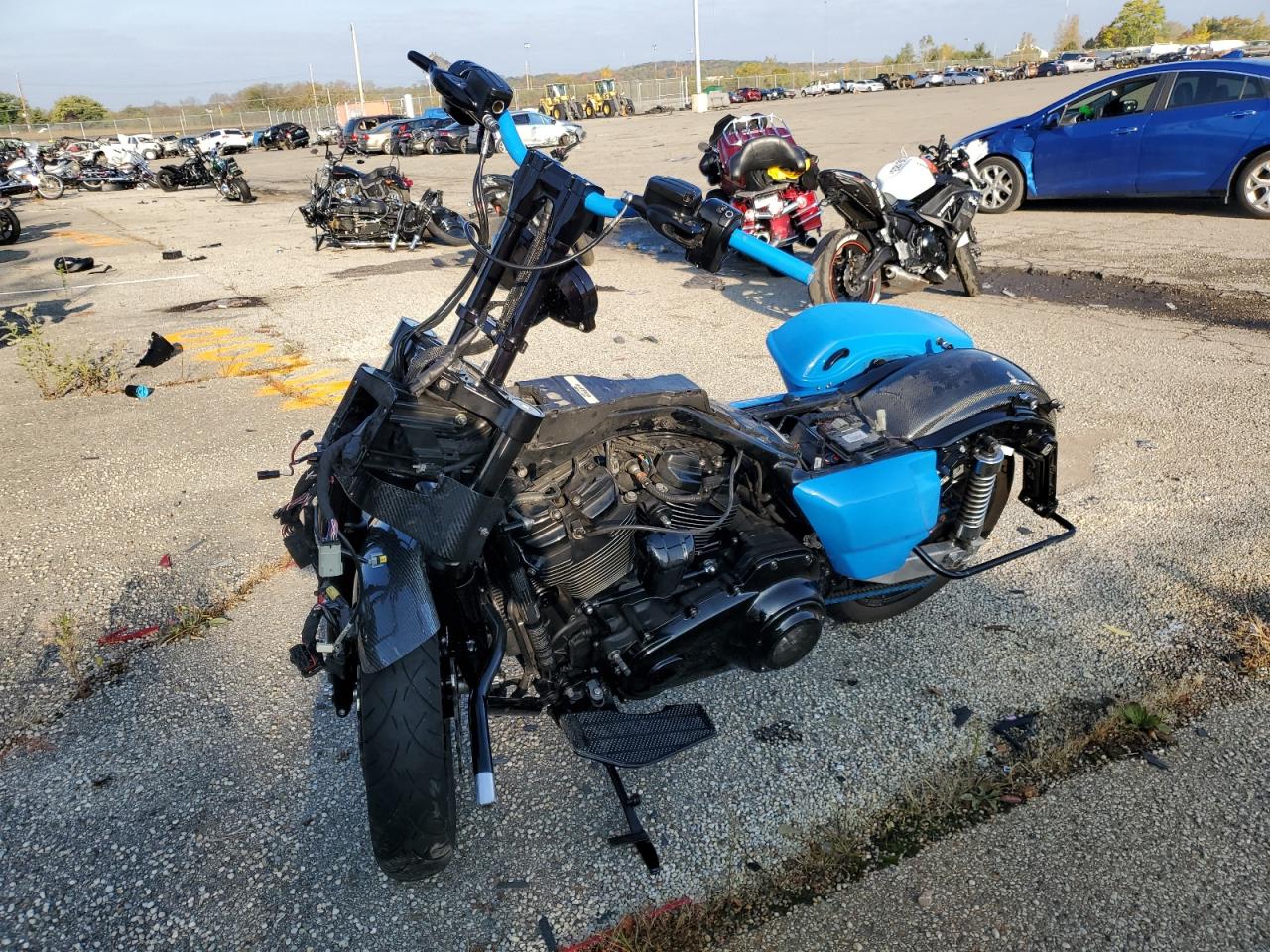 Изображение 2 2017 HARLEY-DAVIDSON FLTRX ROAD GLIDE 2017 с VIN 1HD1KHC15HB635277