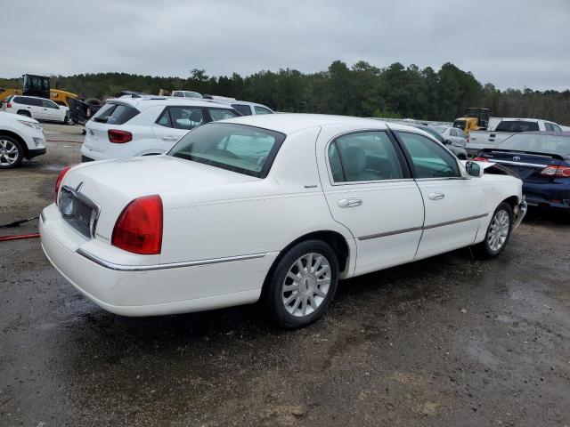 Image 3 of 2007 LINCOLN TOWN CAR SIGNATURE 2007 with VIN 1LNHM81V97Y619994