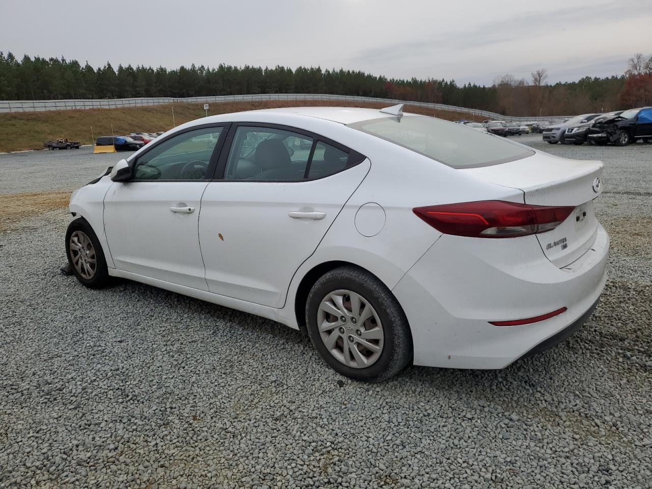Изображение 2 2017 HYUNDAI ELANTRA SE 2017 с VIN 5NPD74LF2HH188698