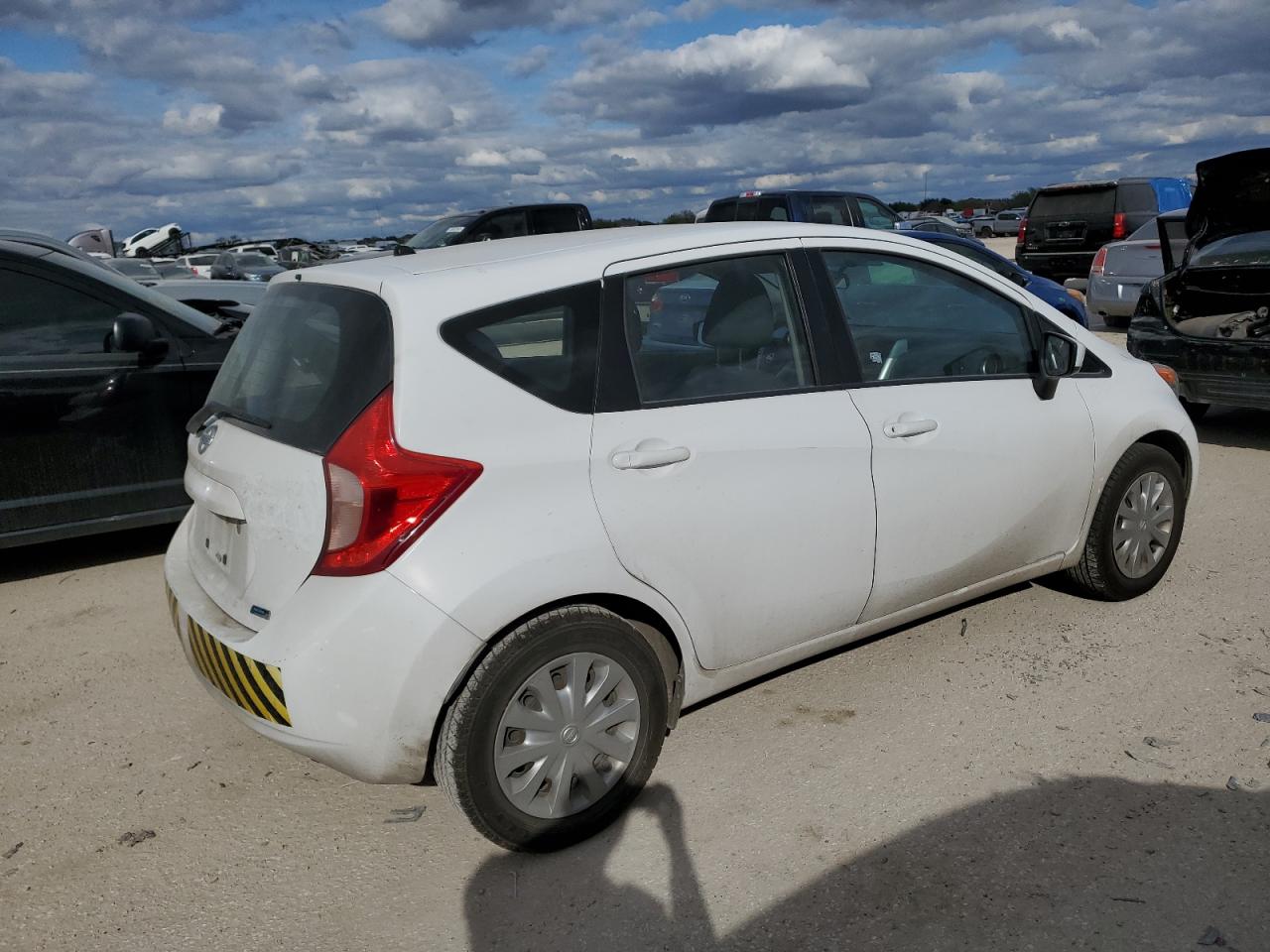Изображение 3 2016 NISSAN VERSA NOTE S 2016 с VIN 3N1CE2CP5GL397398