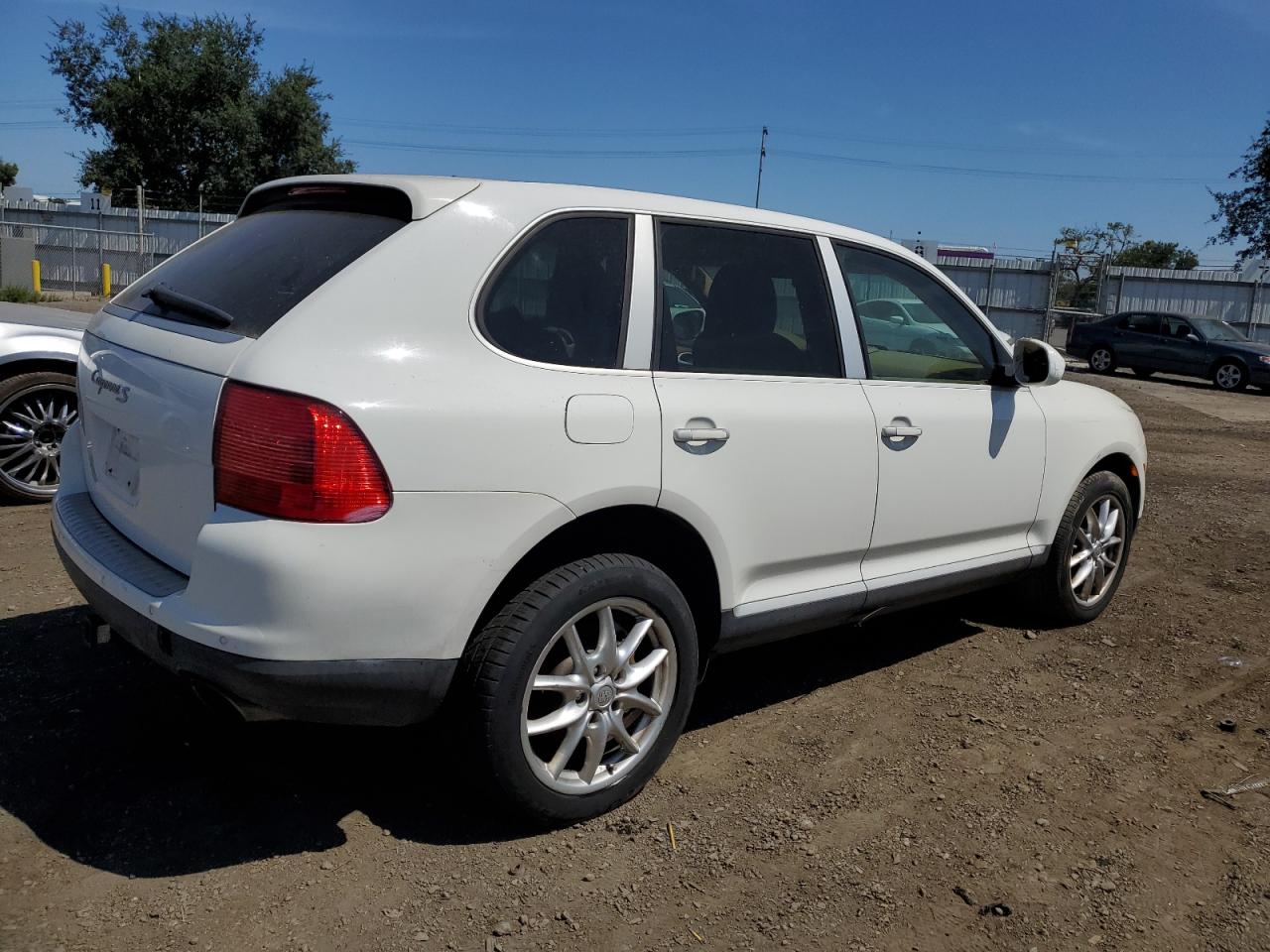 Obraz 3 z 2004 PORSCHE CAYENNE S 2004 z VIN WP1AB29P04LA75357