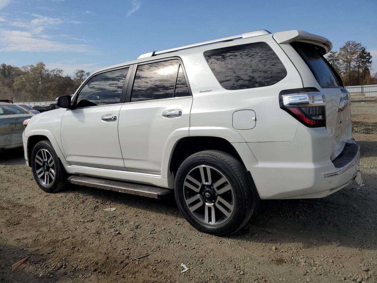 Obraz 2 z 2019 TOYOTA 4RUNNER SR5 2019 z VIN JTEBU5JR1K5684727