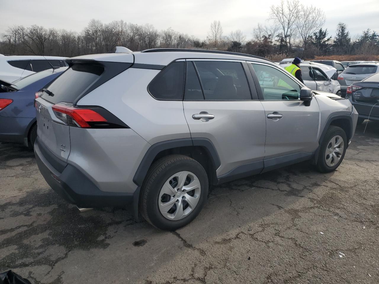 Obraz 3 z 2021 TOYOTA RAV4 LE 2021 z VIN 2T3F1RFV8MC222254