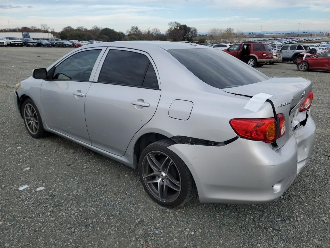 Obraz 2 z 2010 TOYOTA COROLLA BASE 2010 z VIN 1NXBU4EE2AZ187773