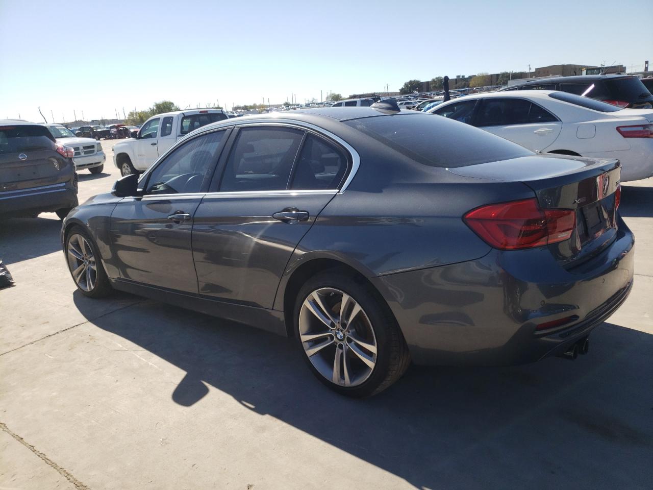 Изображение 2 2017 BMW 330 XI 2017 с VIN WBA8D9C30HA005705