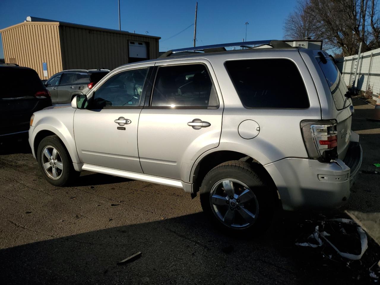 Изображение 2 2011 MERCURY MARINER PREMIER 2011 с VIN 4M2CN8H76BKJ01477