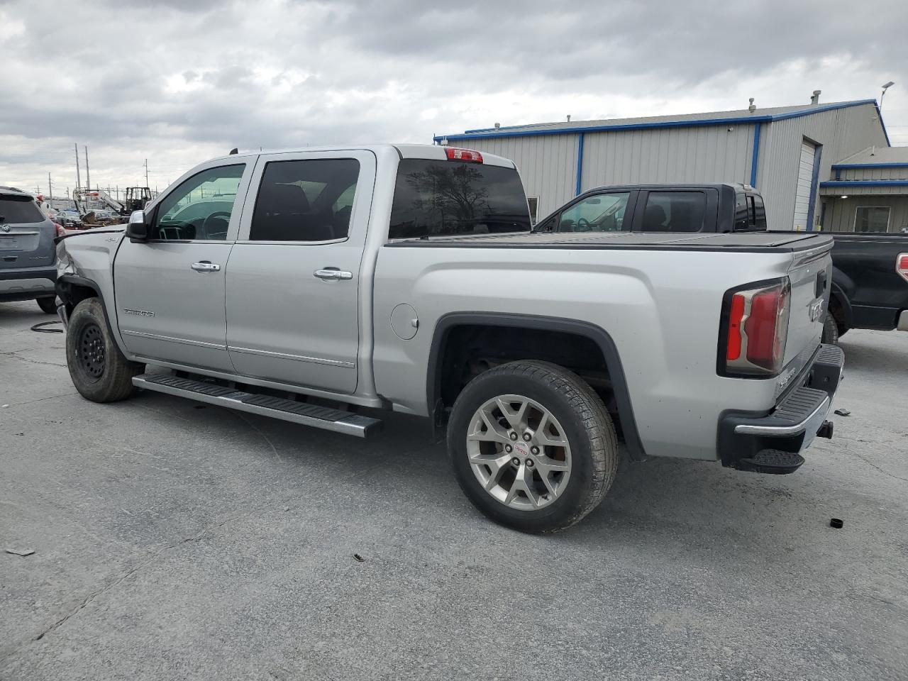 Image 2 of 2018 GMC SIERRA K1500 SLT 2018 with VIN 3GTU2NEC4JG593385
