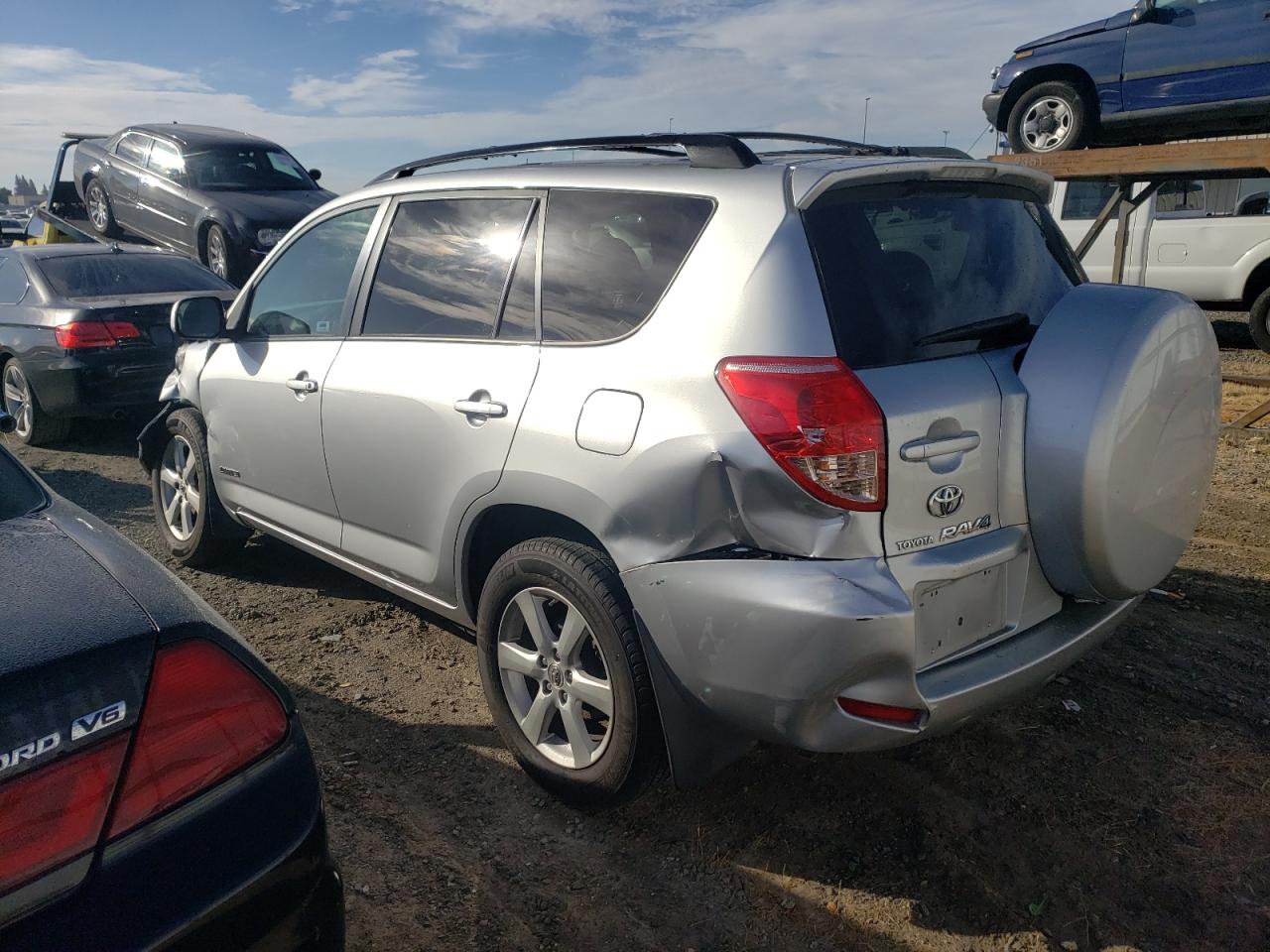 Image 2 of 2008 TOYOTA RAV4 LIMITED 2008 with VIN JTMZD31V085082575