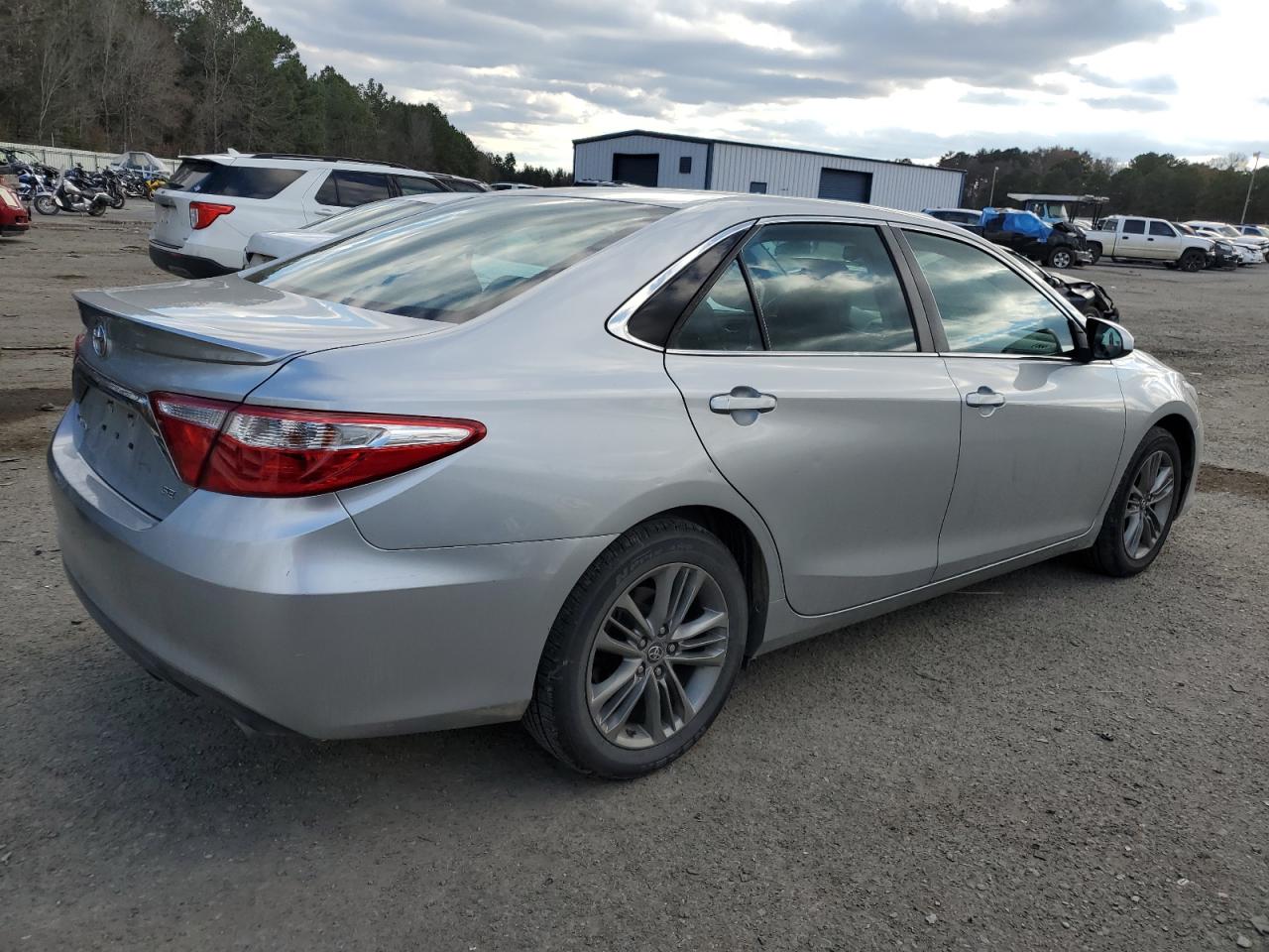 Obraz 3 z 2017 TOYOTA CAMRY LE 2017 z VIN 4T1BF1FK5HU776307