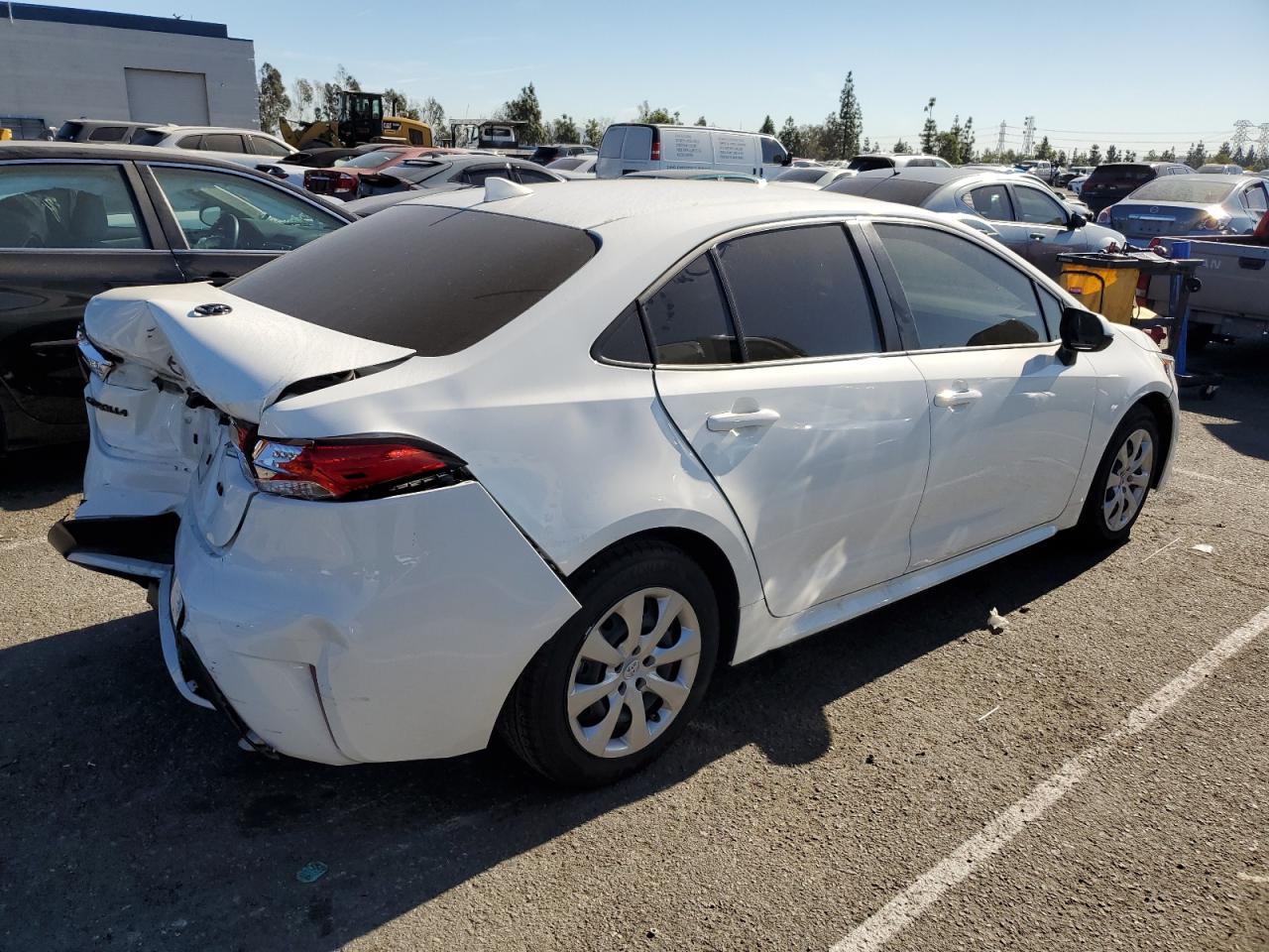 Изображение 3 2022 TOYOTA COROLLA LE 2022 с VIN JTDEPMAE3N3029565