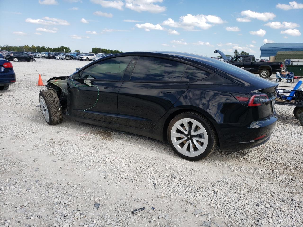 Obraz 2 z 2021 TESLA MODEL 3  2021 z VIN 5YJ3E1EA9MF977652