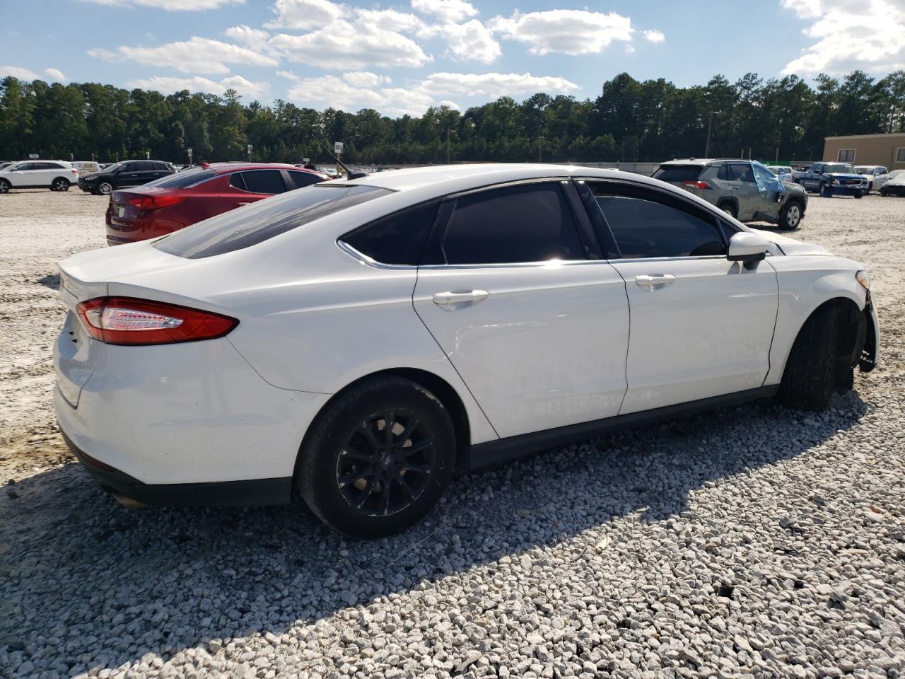 Image 3 of 2015 FORD FUSION S 2015 with VIN 1FA6P0G70F5130306