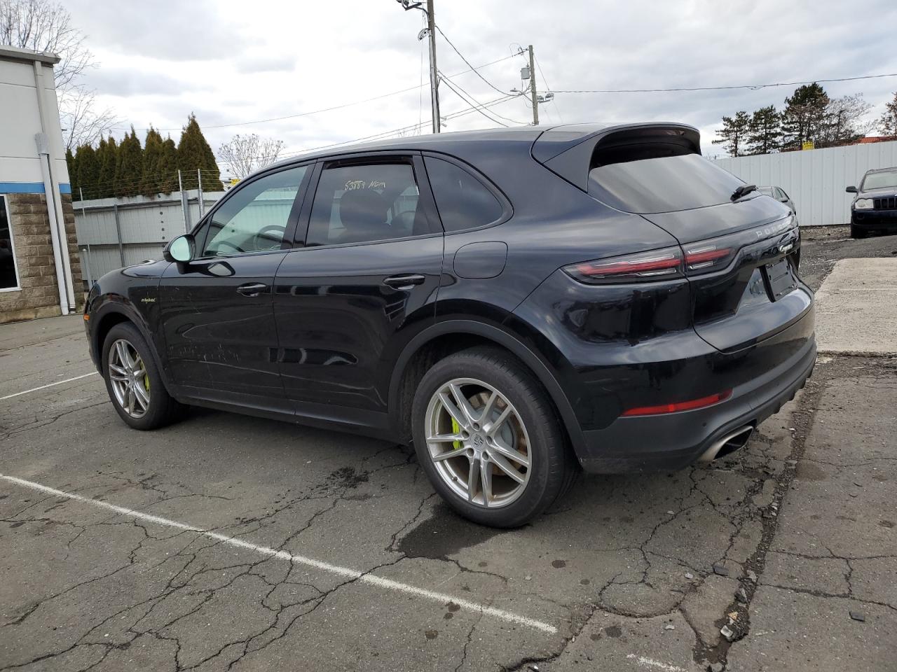 Image 2 of 2019 PORSCHE CAYENNE SE HYBRID 2019 with VIN WP1AE2AY7KDA52144