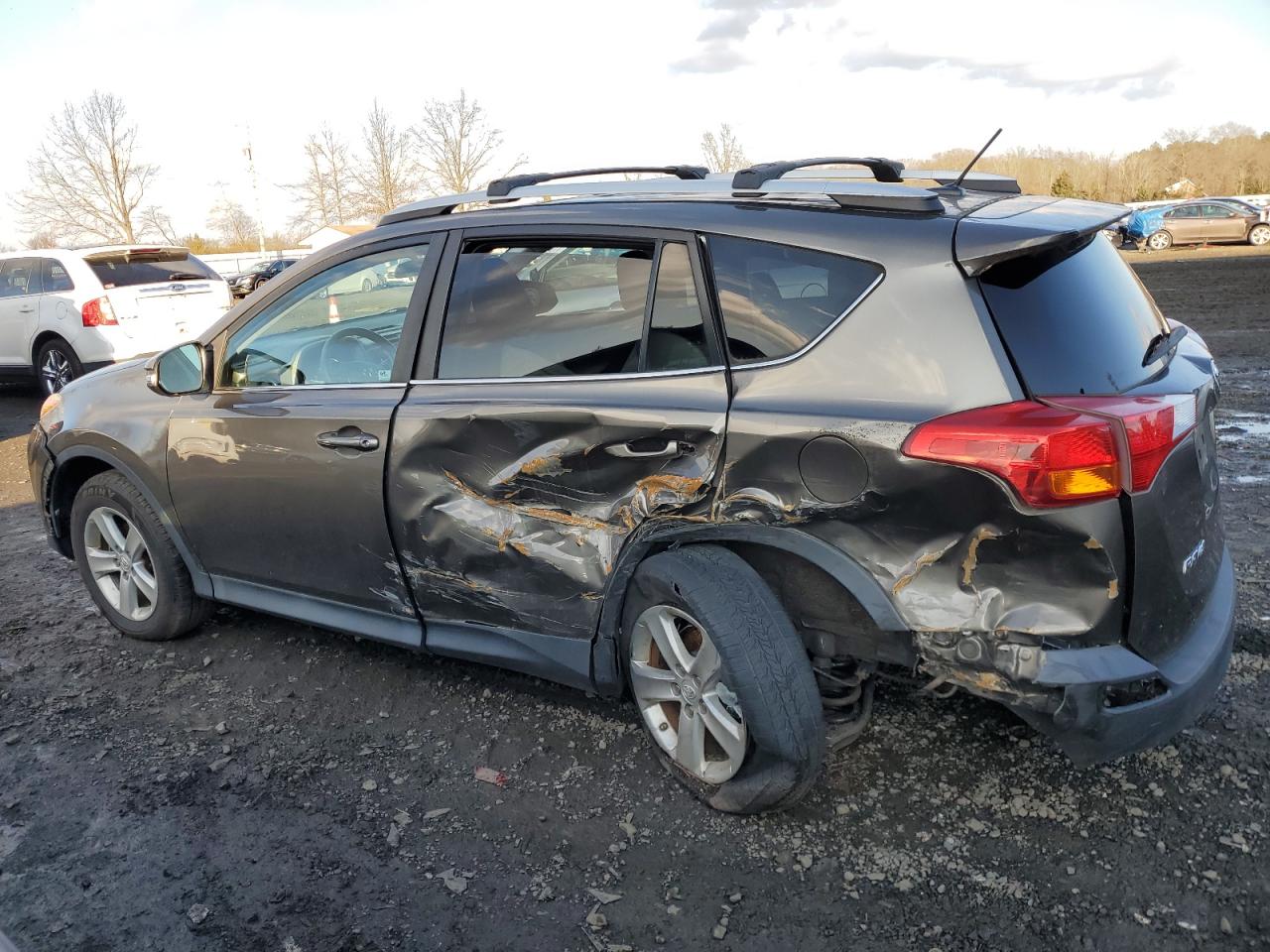 Image 2 of 2014 TOYOTA RAV4 XLE 2014 with VIN 2T3RFREV3EW214532