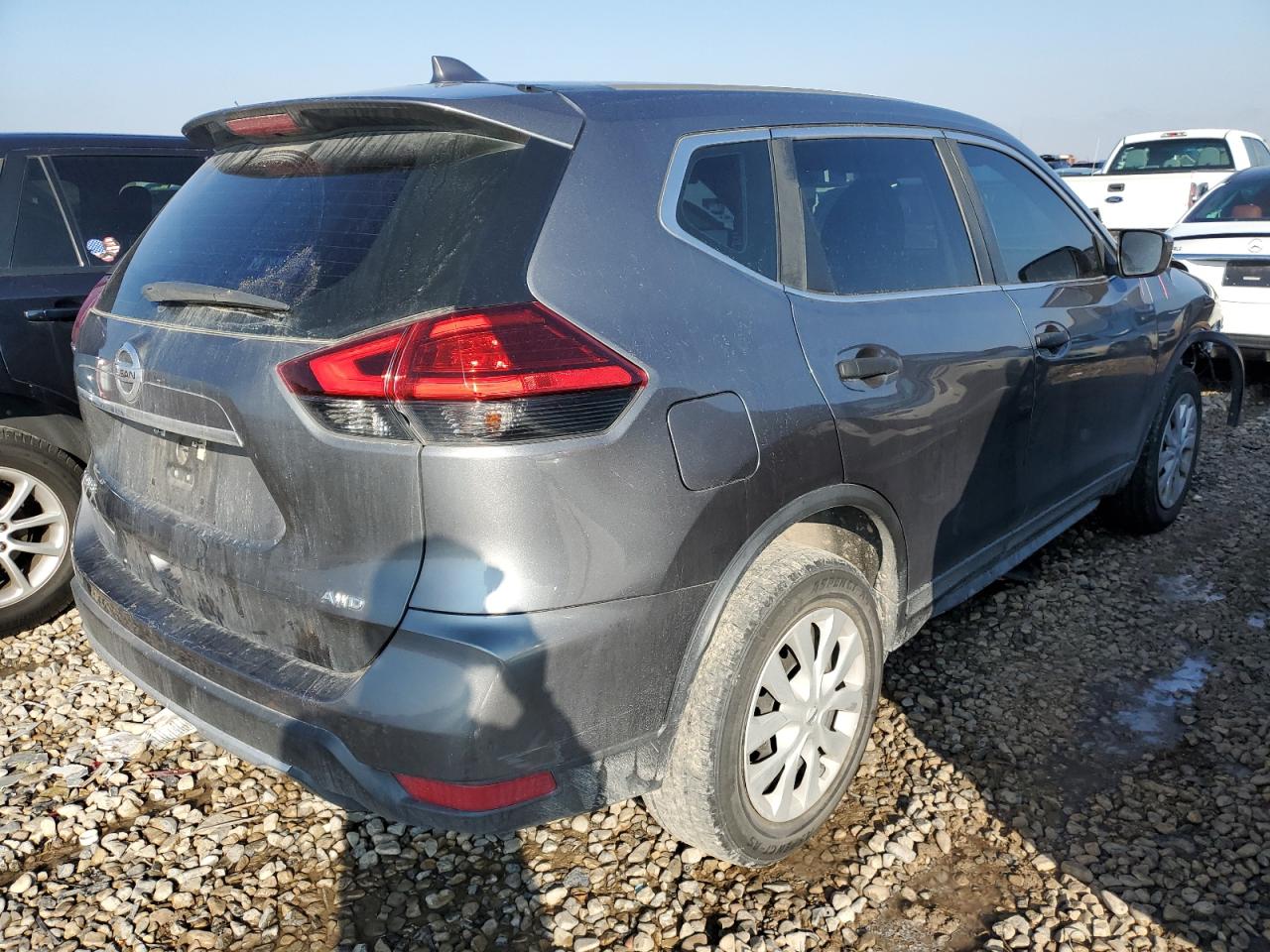 Obraz 3 z 2017 NISSAN ROGUE SV 2017 z VIN 5N1AT2MV7HC846998