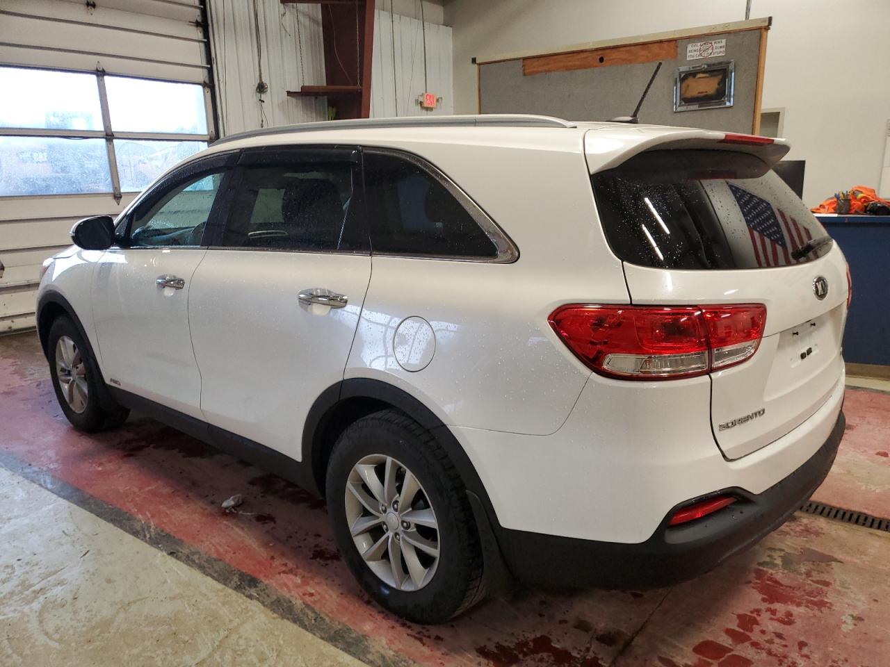 Изображение 2 2016 KIA SORENTO LX 2016 с VIN 5XYPGDA33GG077234