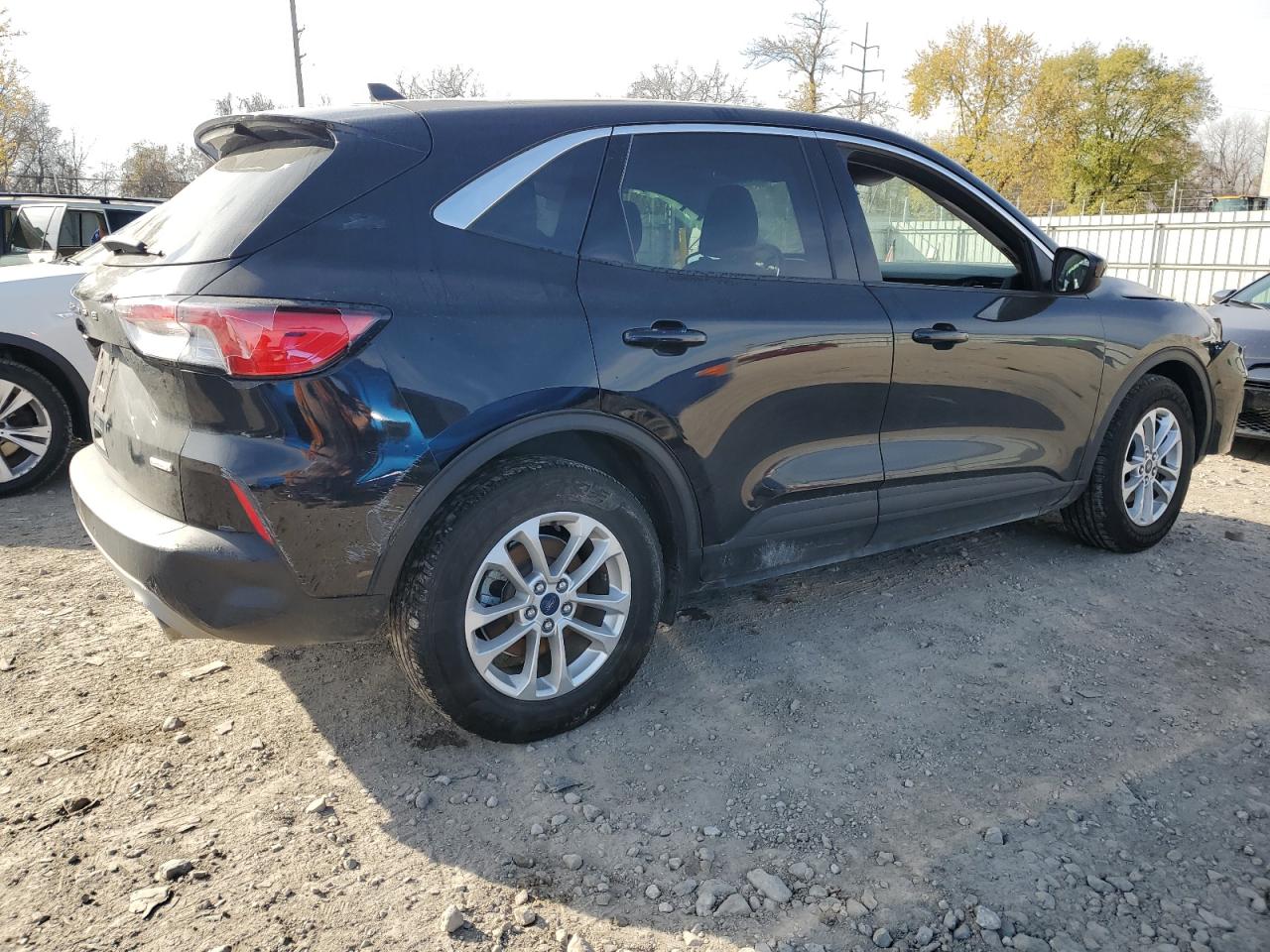 Image 3 of 2020 FORD ESCAPE SE 2020 with VIN 1FMCU0G66LUB13164