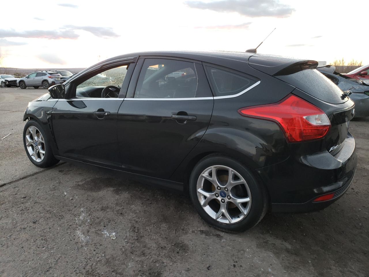 Image 2 of 2013 FORD FOCUS TITANIUM 2013 with VIN 1FADP3N22DL222087
