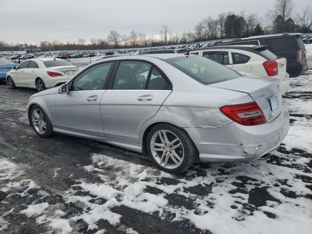 Obraz 2 z 2013 MERCEDES-BENZ C-CLASS 300 4MATIC 2013 z VIN WDDGF8ABXDR273448
