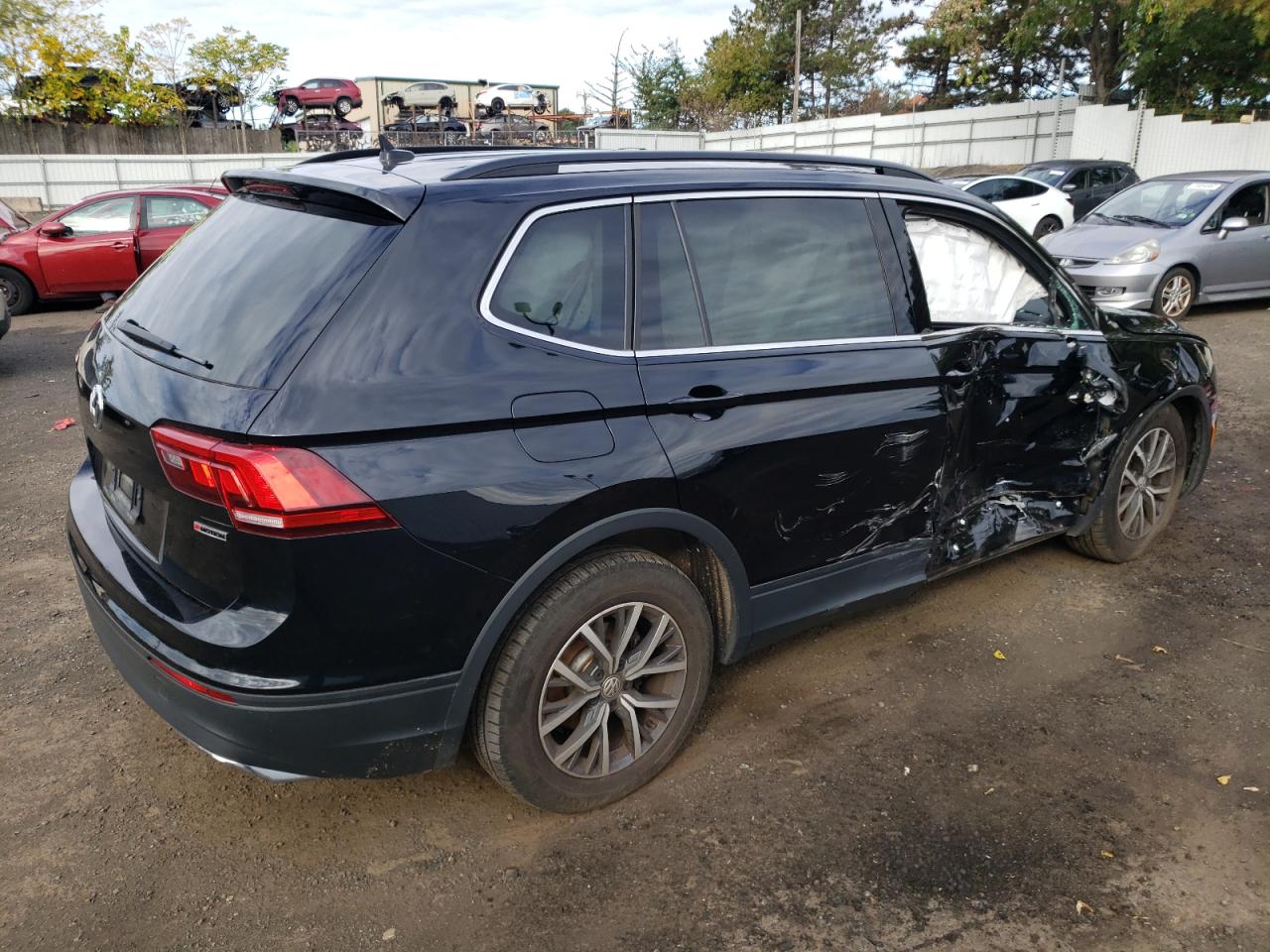 Image 3 of 2019 VOLKSWAGEN TIGUAN SE 2019 with VIN 3VV2B7AX7KM179498
