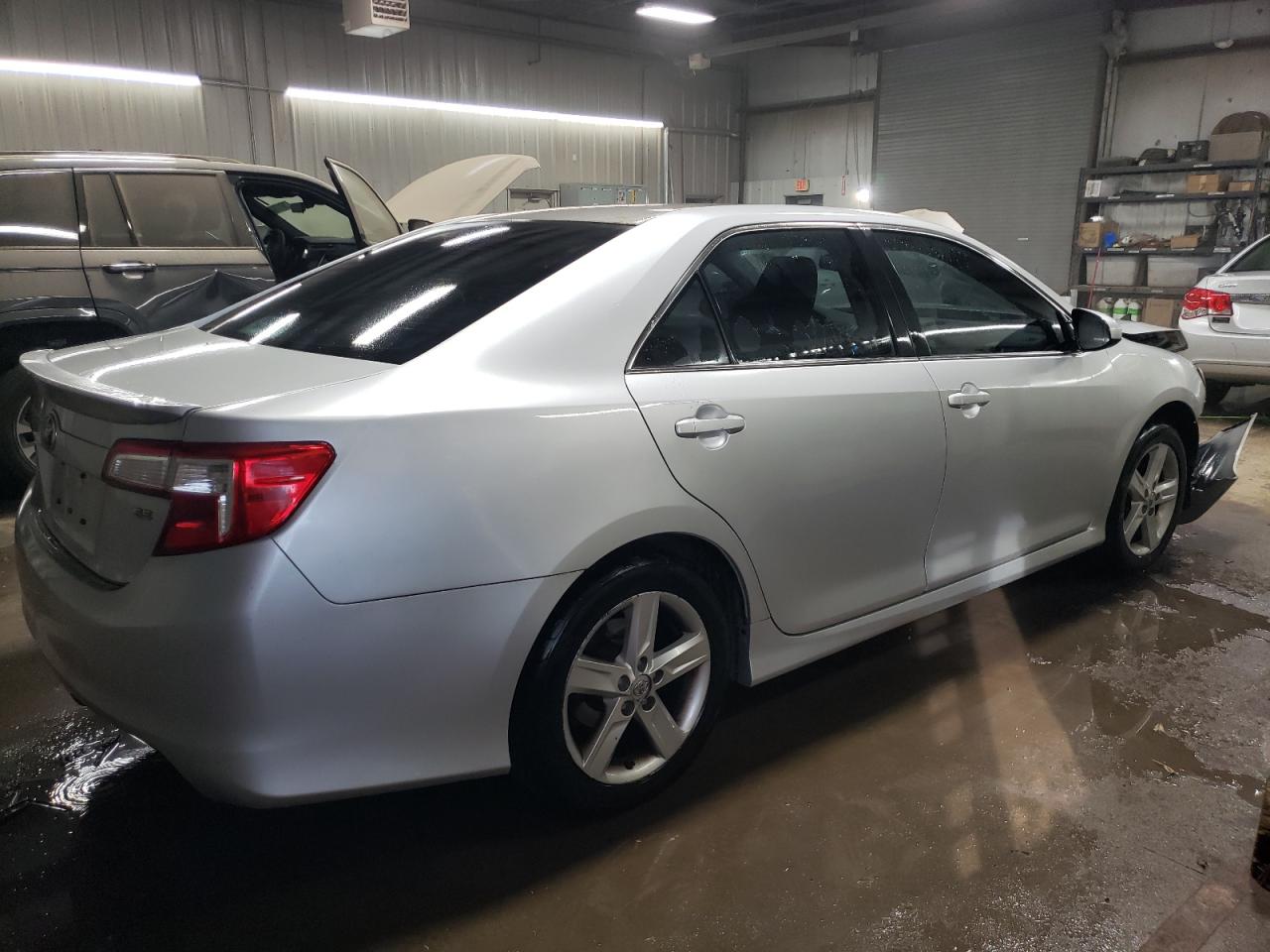 Image 3 of 2014 TOYOTA CAMRY L 2014 with VIN 4T1BF1FK3EU348022