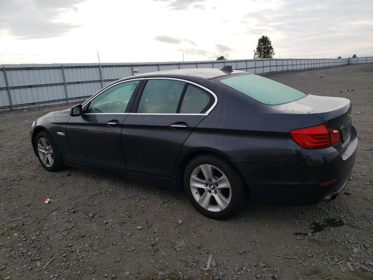 Obraz 2 z Bmw 528 Xi 2013 z VIN WBAXH5C5XDD108651