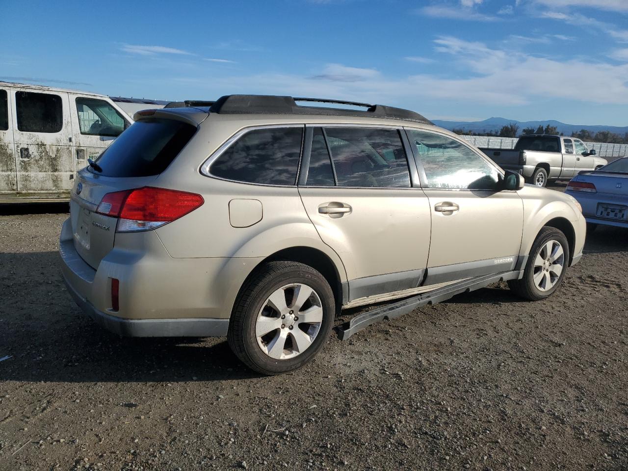 Obraz 3 z Subaru Outback 2.5I Premium 2010 z VIN 4S4BRBCC4A3379614