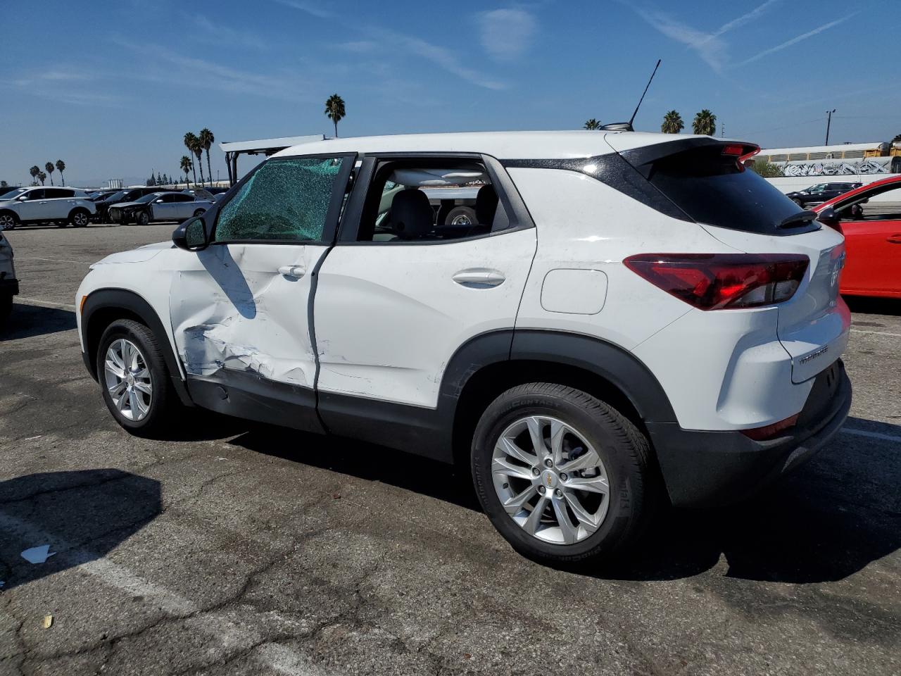 Image 2 of 2022 CHEVROLET TRAILBLAZER LS 2022 with VIN KL79MMS25NB111363