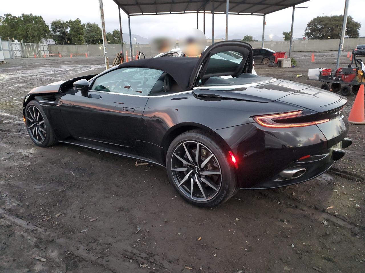 Obraz 2 z 2019 ASTON MARTIN DB11  2019 z VIN SCFRMFCW8KGM07817
