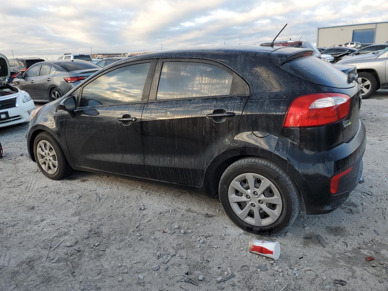 Изображение 2 2016 KIA RIO EX 2016 с VIN KNADN5A38G6686205