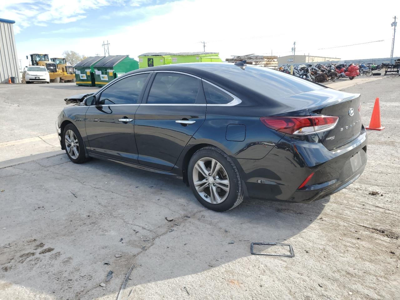 Image 2 of 2019 HYUNDAI SONATA LIMITED 2019 with VIN 5NPE34AF3KH806184